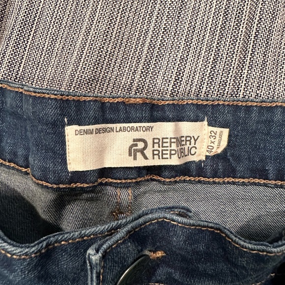 NWT Refinery Republic jeans size 40
Inseam 32 - Picture 8 of 9